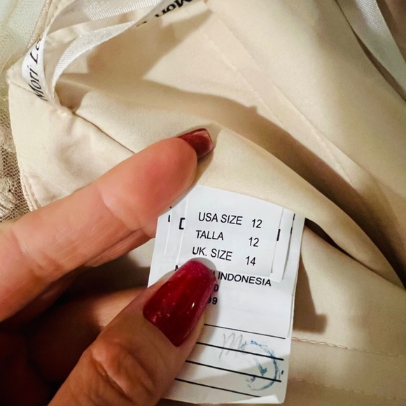 New party Cream Dress - Picture 6 of 7